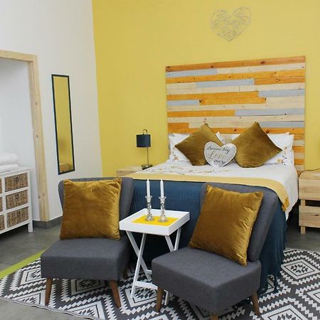A Touch Of Grace Hotel Potchefstroom Buitenkant foto